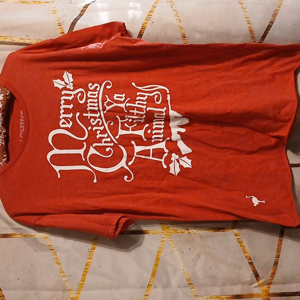 Chive Tees 'Merry Christmas ya filthy Animal' unisex tee L